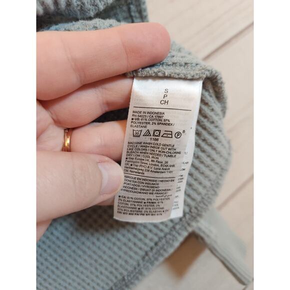 Old Navy Women's Blue Gray Long Sleeve Thermal‎ Henley Pullover Sweater Size S - Picture 4 of 6